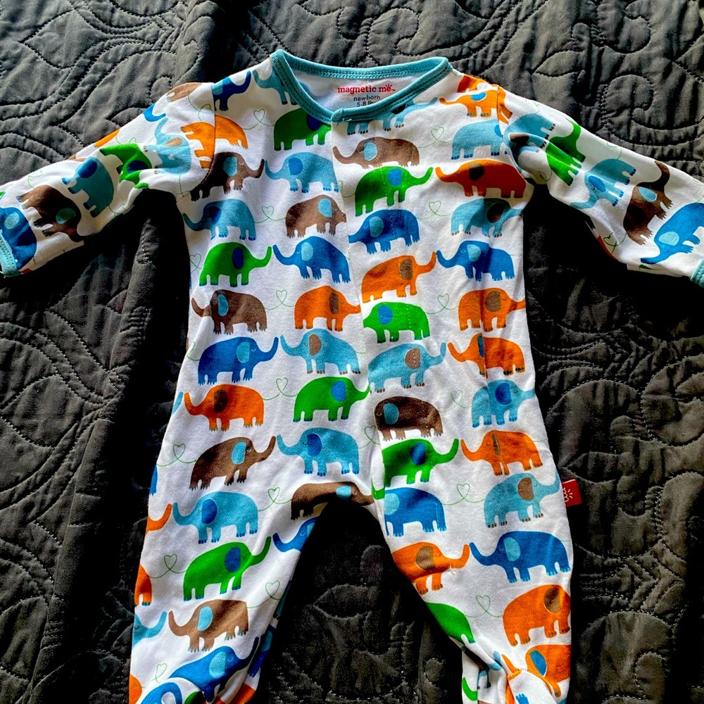 Magnetic Me Like New (worn once washed) size NB elephants multicolor